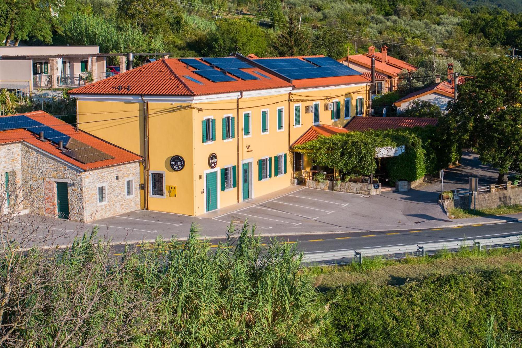 Vila Robida Rooms & Spa Črni Kal 外观 照片